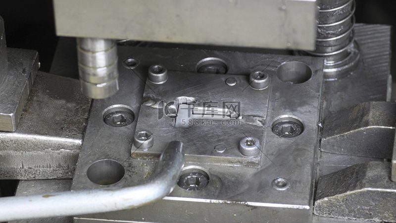 压铸模具选型：如何根据产品特性精准匹配