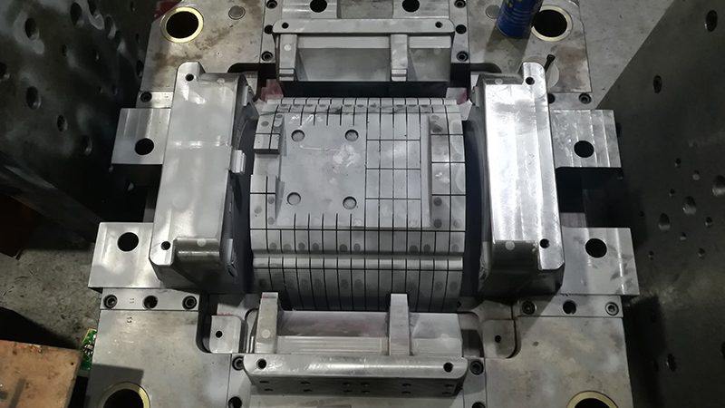东莞五金模具冲头型号解析：揭秘五金模具冲头的关键特性
