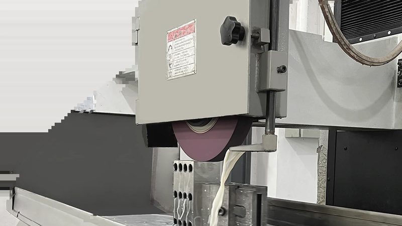 压铸模具龟裂修复：原因分析及应对策略**