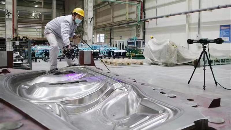 成都五金模具材料选择：关键因素与误区解析**