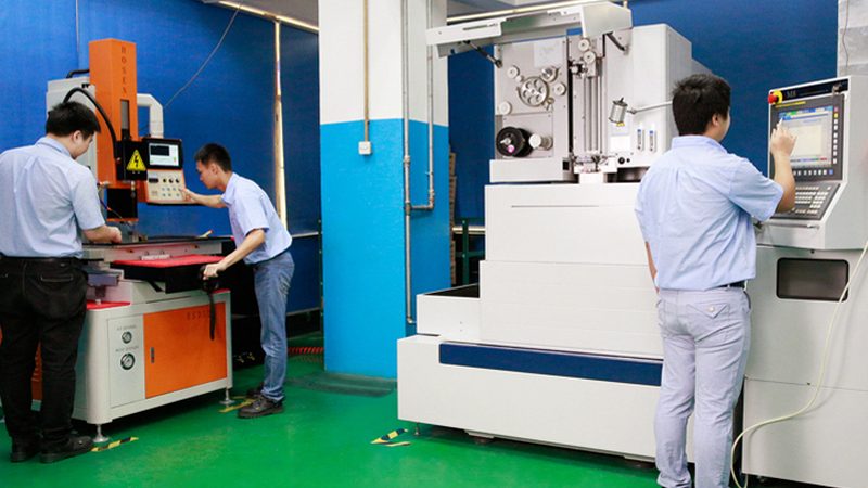 汽车模具定制：揭开其与普通模具的神秘面纱