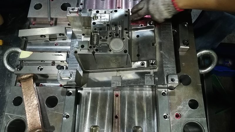 食品吸塑模具定制：揭秘定制价格背后的关键因素**